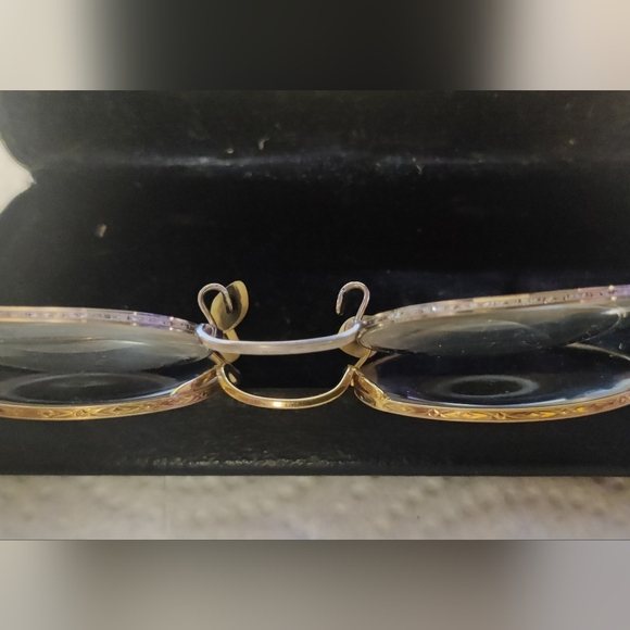 Antique 1930's 2 pair 10-12k Gold Eyeglasses Yellow Gold and White Gold Frames - Picture 9 of 16